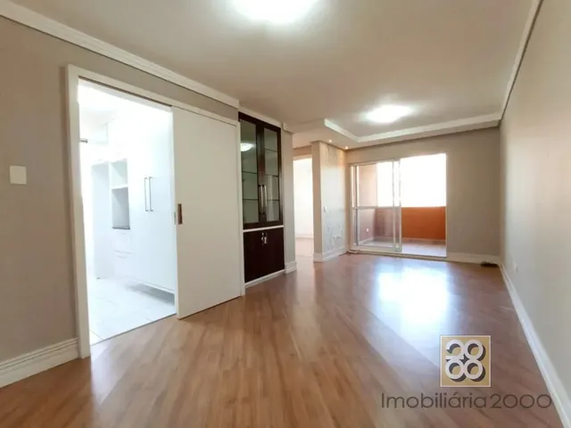 Apartamento 2 quartos e 1 banheiro, para alugar, no bairro Vila Izabel em Curitiba