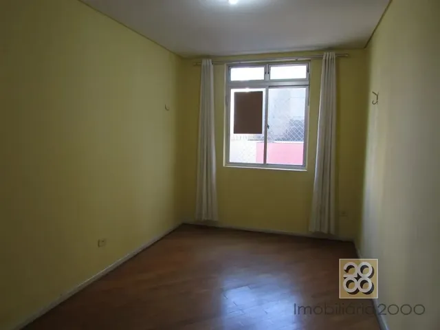 Apartamento 3 quartos e 1 banheiro, para alugar, no bairro Centro em Curitiba