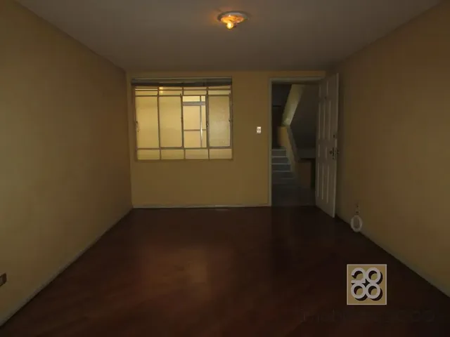 Apartamento 3 quartos e 1 banheiro, para alugar, no bairro Centro em Curitiba