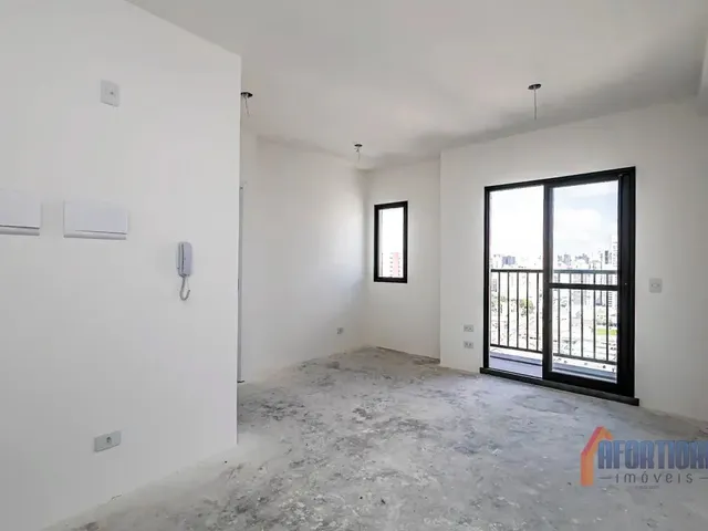 Apartamento 1 quarto e 1 banheiro, à venda, no bairro Centro em Curitiba