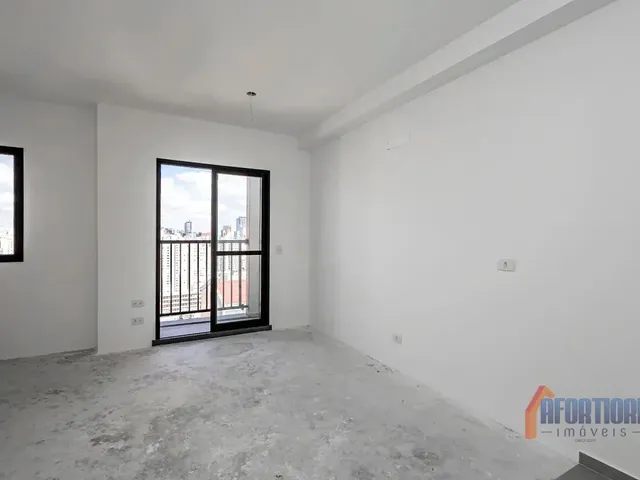 Apartamento 1 quarto e 1 banheiro, à venda, no bairro Centro em Curitiba