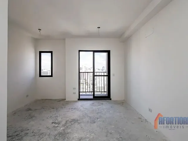 Apartamento 1 quarto e 1 banheiro, à venda, no bairro Centro em Curitiba