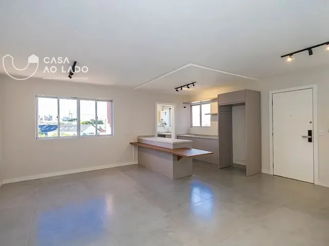 Apartamento 3 quartos e 2 banheiros, à venda, no bairro Rebouças em Curitiba