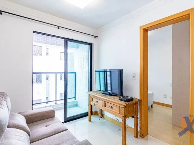 Apartamento 1 quarto e 1 banheiro, para alugar, no bairro Água Verde em Curitiba