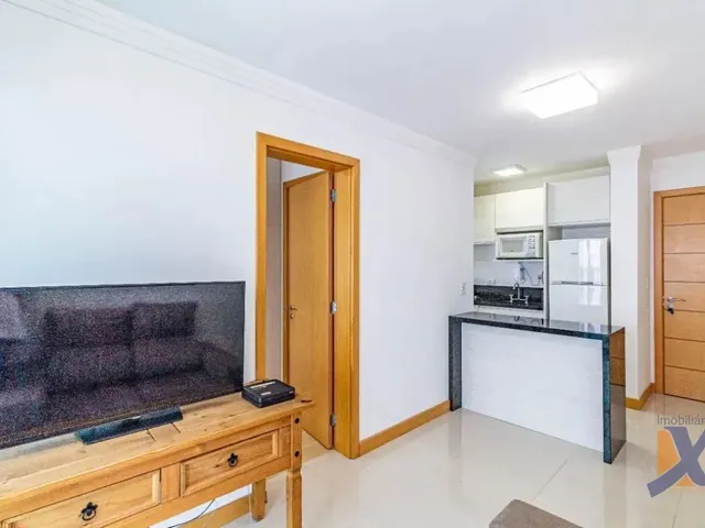 Apartamento 1 quarto e 1 banheiro, para alugar, no bairro Água Verde em Curitiba