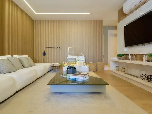 Apartamento 2 quartos e 2 banheiros, à venda, no bairro Centro em Curitiba