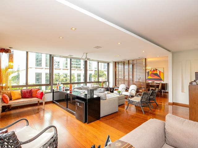 Apartamento com 225m² 3 quartos e 5 banheiros, à venda, no bairro Itaim Bibi em São Paulo