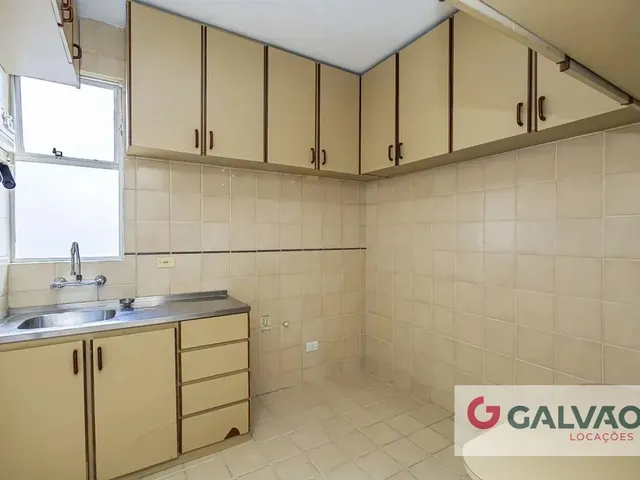 Apartamento 3 quartos e 1 banheiro, para alugar, no bairro Vila Izabel em Curitiba