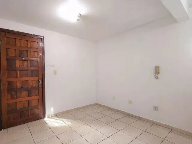 Apartamento 1 quarto e 1 banheiro, para alugar, no bairro Portão em Curitiba