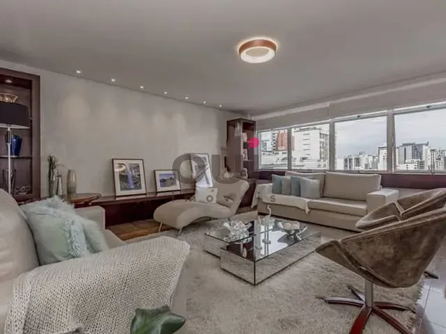 Apartamento com 300m² 4 quartos e 4 banheiros, à venda, no bairro Itaim Bibi em São Paulo