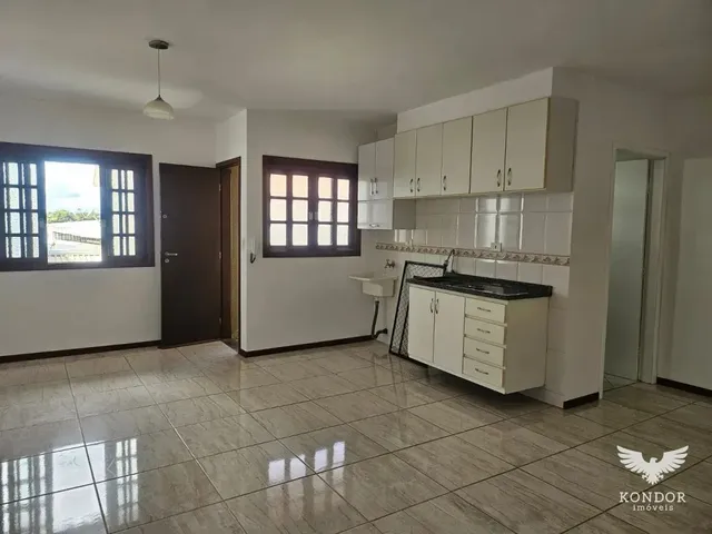 Apartamento 2 quartos e 1 banheiro, para alugar, no bairro Santa Felicidade em Curitiba