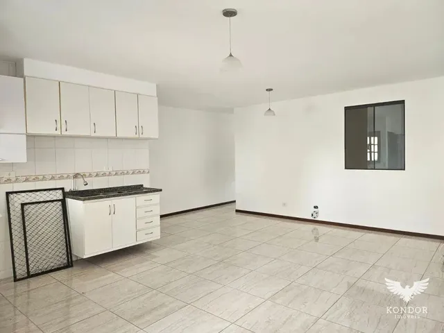Apartamento 2 quartos e 1 banheiro, para alugar, no bairro Santa Felicidade em Curitiba