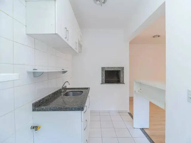 Apartamento 3 quartos e 1 banheiro, para alugar, no bairro Campo Comprido em Curitiba