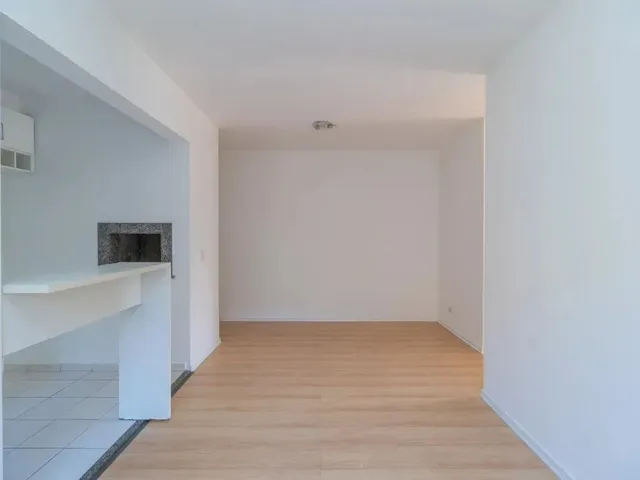 Apartamento 3 quartos e 1 banheiro, para alugar, no bairro Campo Comprido em Curitiba