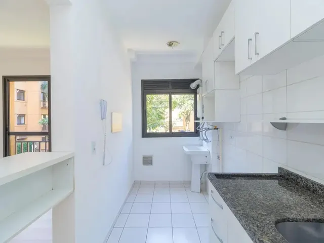 Apartamento 3 quartos e 1 banheiro, para alugar, no bairro Campo Comprido em Curitiba
