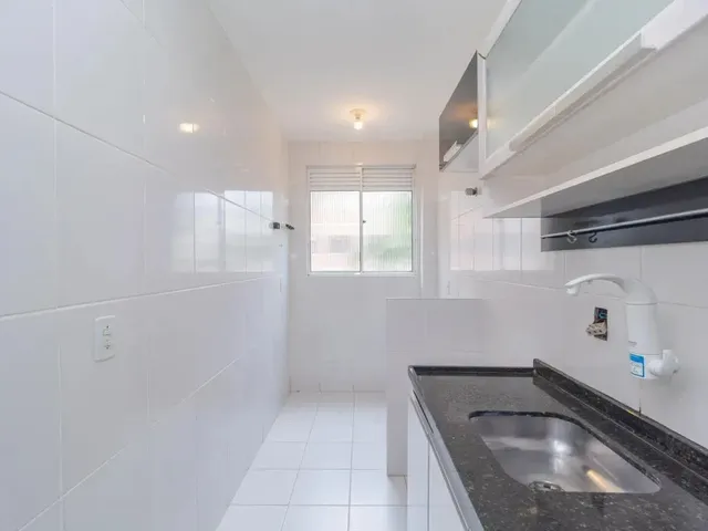 Apartamento 2 quartos e 1 banheiro, para alugar, no bairro Campo Comprido em Curitiba