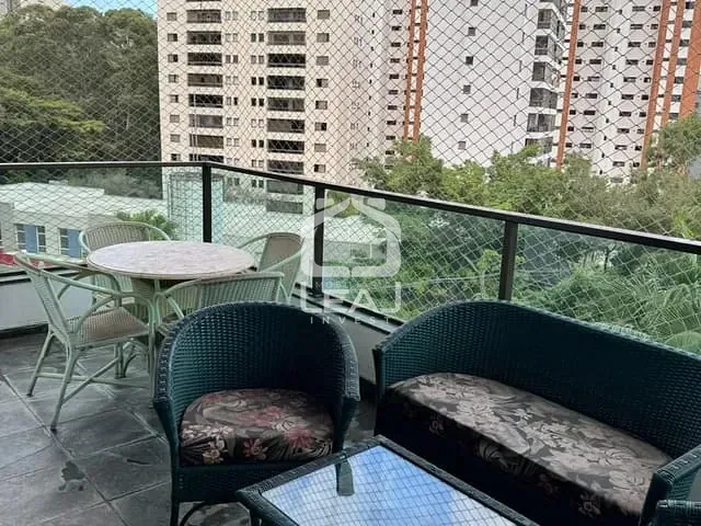Apartamento com 250m² 3 quartos e 5 banheiros, à venda ou para alugar, no bairro Vila Suzana em São Paulo