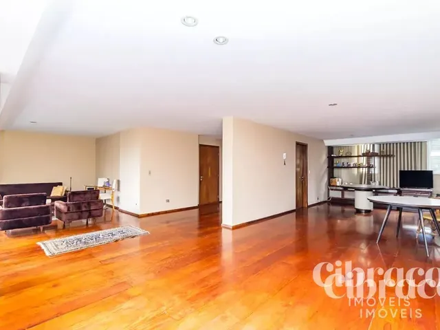 Apartamento 4 quartos e 4 banheiros, à venda, no bairro Água Verde em Curitiba