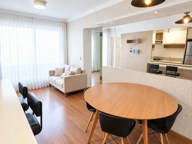 Apartamento 2 quartos e 1 banheiro, para alugar, no bairro Tingui em Curitiba