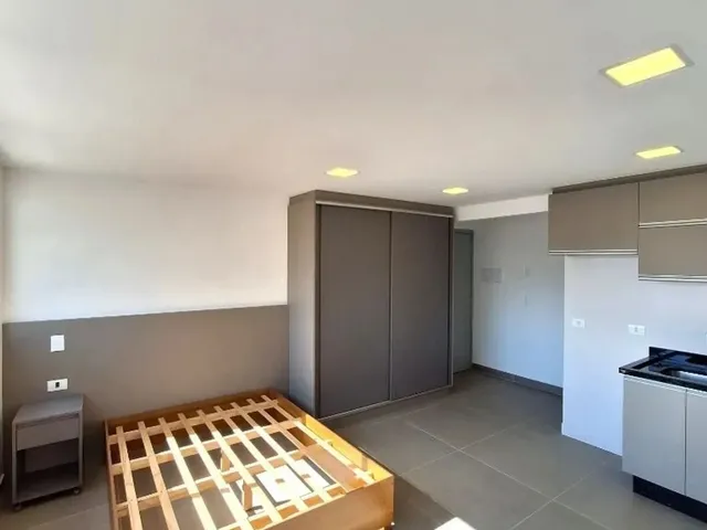 Apartamento 1 quarto e 1 banheiro, para alugar, no bairro Centro Cívico em Curitiba