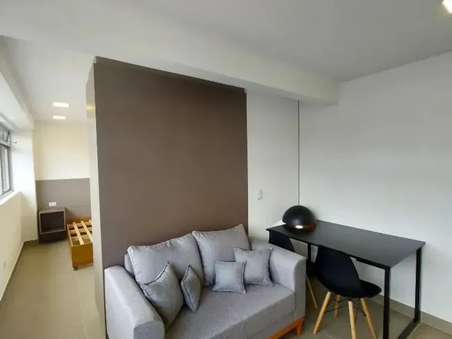 Apartamento 1 quarto e 1 banheiro, para alugar, no bairro Centro Cívico em Curitiba