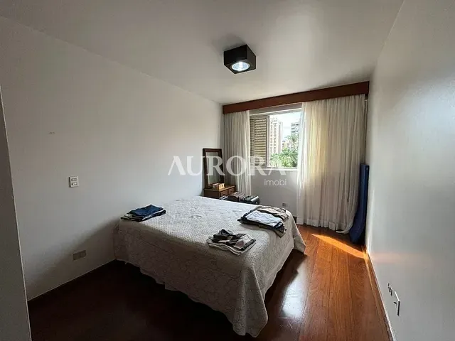 Apartamento com 467m² 4 quartos e 5 banheiros, à venda, no bairro Centro em Londrina