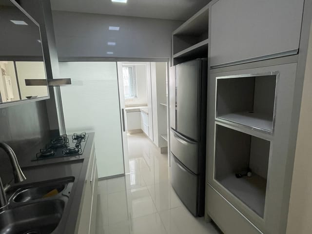 Apartamento 3 quartos e 3 banheiros, à venda, no bairro Meia Praia em Itapema