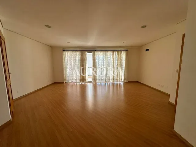 Apartamento 3 quartos e 3 banheiros, à venda ou para alugar, no bairro Gleba Palhano em Londrina