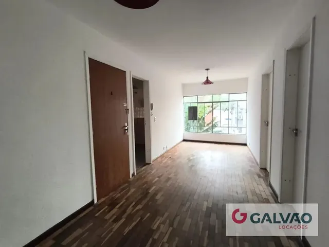 Apartamento 2 quartos e 1 banheiro, para alugar, no bairro Juvevê em Curitiba