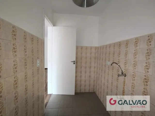 Apartamento 2 quartos e 1 banheiro, para alugar, no bairro Juvevê em Curitiba