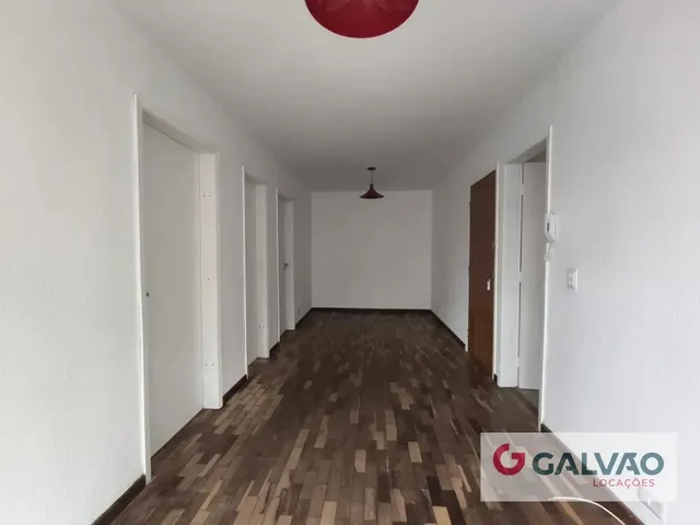 Apartamento 2 quartos e 1 banheiro, para alugar, no bairro Juvevê em Curitiba