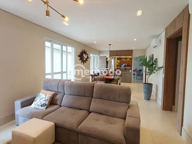 Apartamento com 187m² 3 quartos e 5 banheiros, à venda, no bairro Vila Santo Antonio em Valinhos