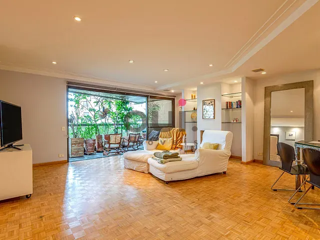 Apartamento com 262m² 2 quartos e 4 banheiros, à venda, no bairro Vila Nova Conceição em São Paulo