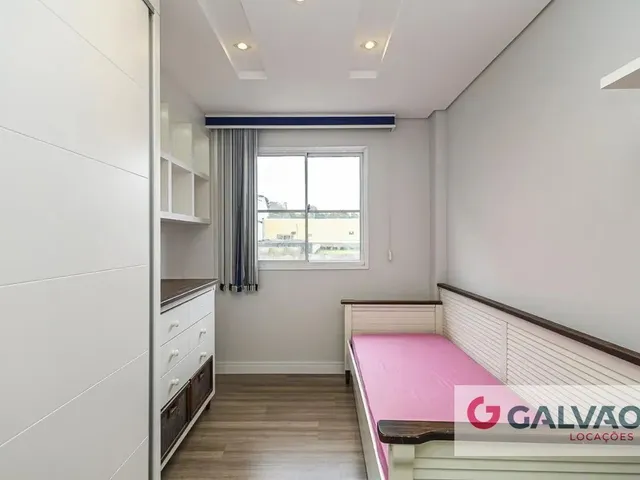 Apartamento 2 quartos e 1 banheiro, para alugar, no bairro Campo Comprido em Curitiba