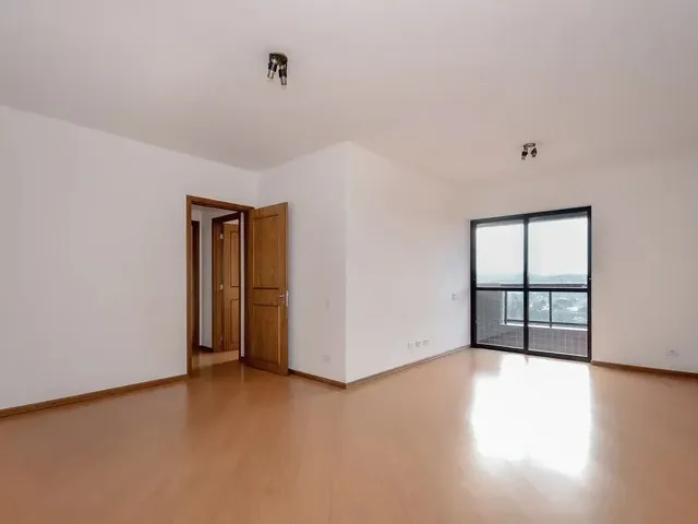 Apartamento 3 quartos e 2 banheiros, para alugar, no bairro Bigorrilho em Curitiba