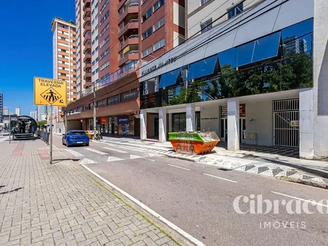 Apartamento 1 quarto e 1 banheiro, para alugar, no bairro Centro em Curitiba