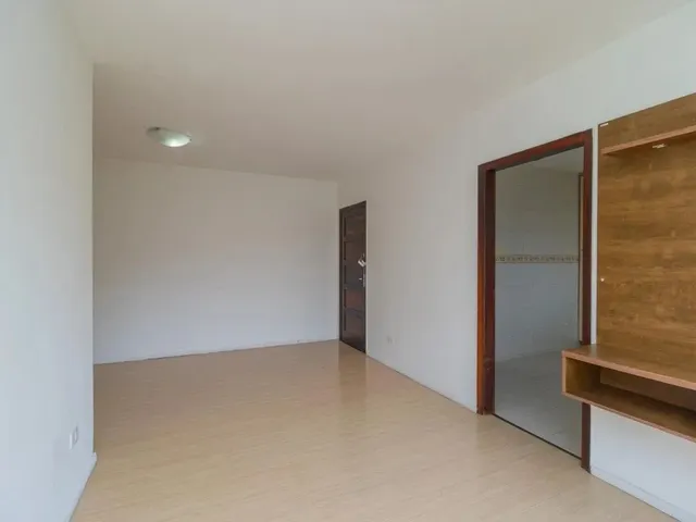 Apartamento 2 quartos e 1 banheiro, para alugar, no bairro Água Verde em Curitiba