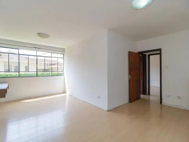 Apartamento 2 quartos e 1 banheiro, para alugar, no bairro Água Verde em Curitiba