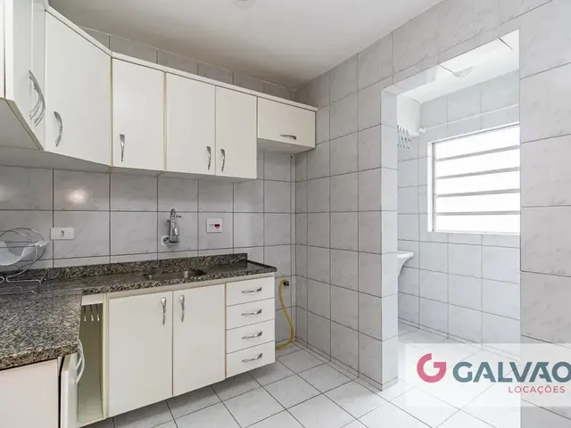 Apartamento 3 quartos e 1 banheiro, para alugar, no bairro Capão Raso em Curitiba