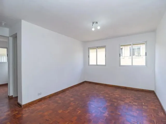 Apartamento 3 quartos e 1 banheiro, para alugar, no bairro Campo Comprido em Curitiba