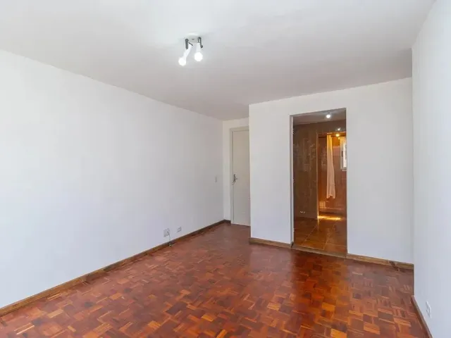 Apartamento 3 quartos e 1 banheiro, para alugar, no bairro Campo Comprido em Curitiba