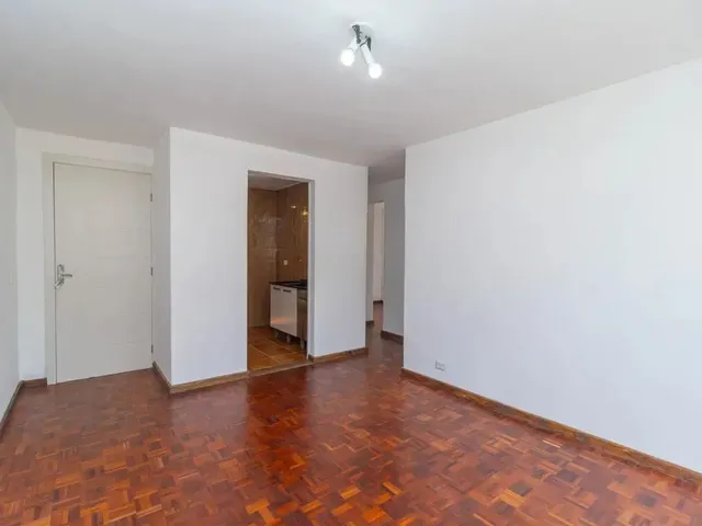 Apartamento 3 quartos e 1 banheiro, para alugar, no bairro Campo Comprido em Curitiba