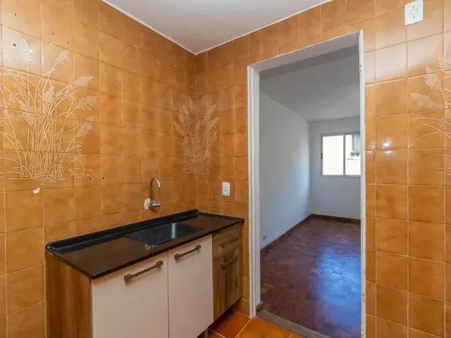 Apartamento 3 quartos e 1 banheiro, para alugar, no bairro Campo Comprido em Curitiba