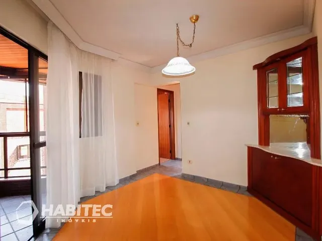 Apartamento 2 quartos e 2 banheiros, à venda, no bairro Batel em Curitiba