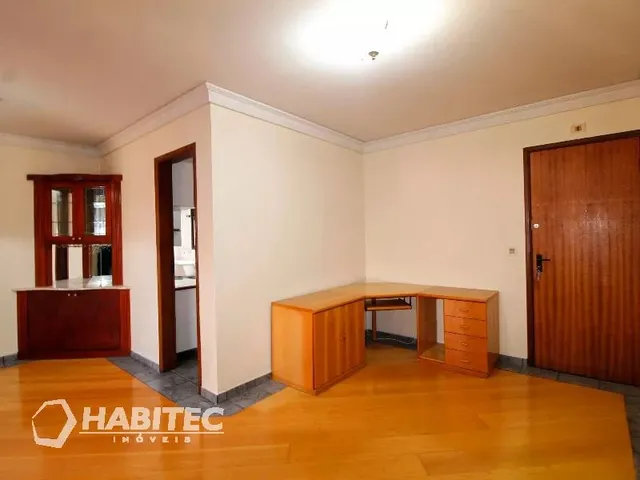Apartamento 2 quartos e 2 banheiros, à venda, no bairro Batel em Curitiba