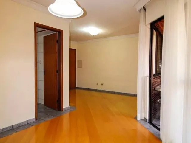 Apartamento 2 quartos e 2 banheiros, à venda, no bairro Batel em Curitiba