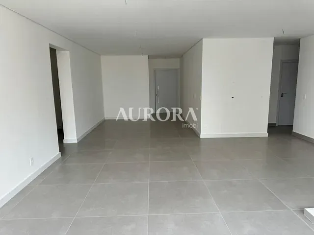 Apartamento com 250m² 3 quartos e 3 banheiros, à venda, no bairro Gleba Palhano em Londrina