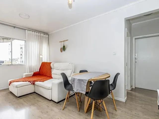 Apartamento 2 quartos e 1 banheiro, à venda, no bairro Água Verde em Curitiba