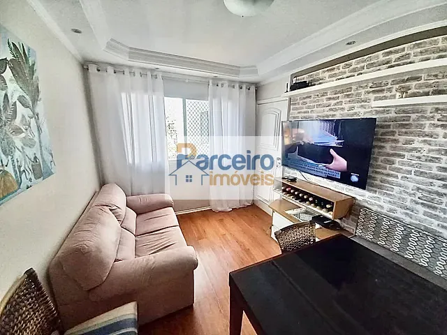 Apartamento 2 quartos e 1 banheiro, à venda ou para alugar, no bairro Vila Santana em São Paulo