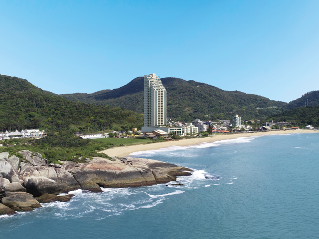 Apartamento com 154m² 4 quartos e 5 banheiros, à venda, no bairro Ilhota em Itapema